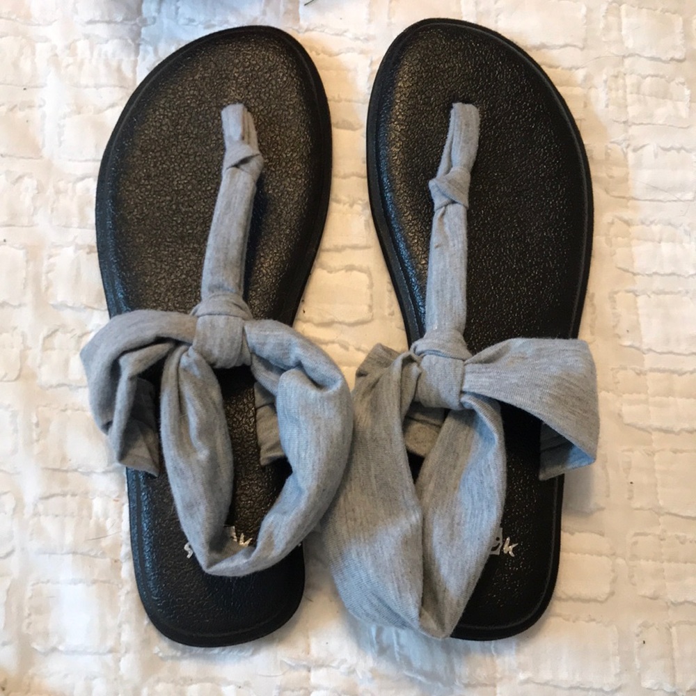 Sanuk yoga sandals